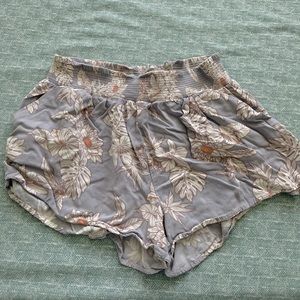 Light purple pattern soft shorts S